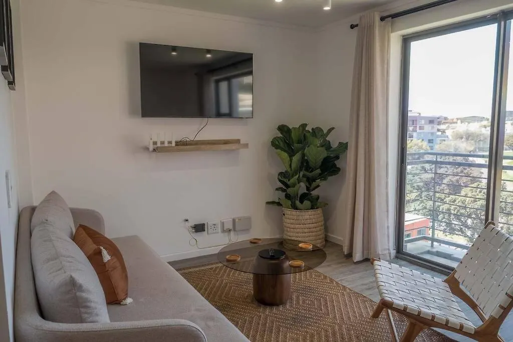 Chic 1-Bedroom Retreat With Mountain Views Cape Town South Africa