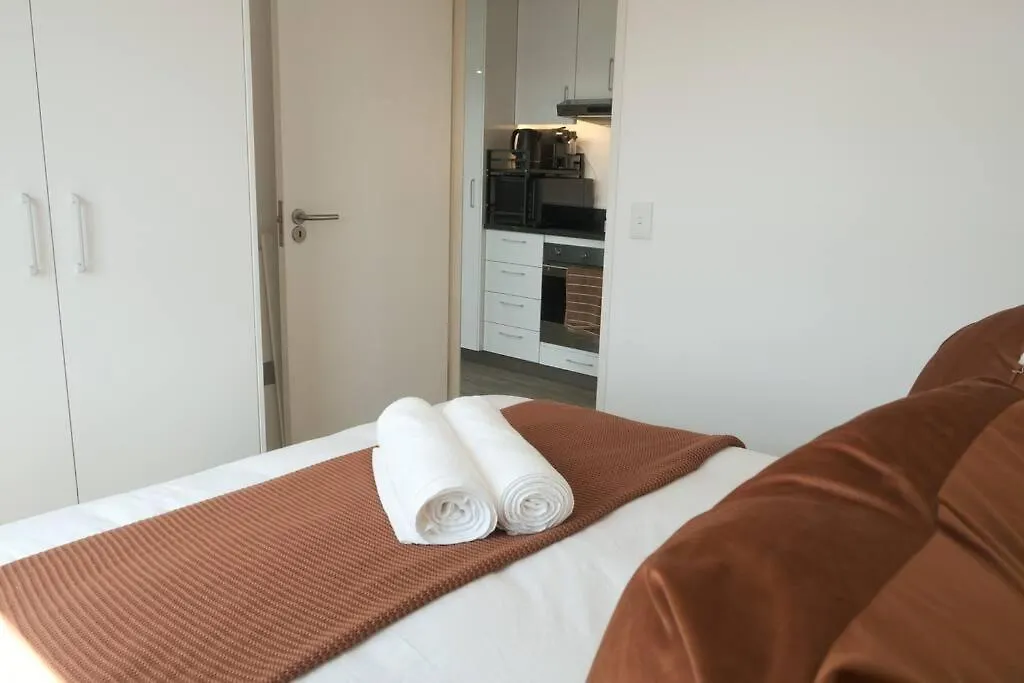 Apartment Chic 1-Bedroom Retreat With Mountain Views Cape Town South Africa